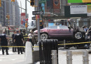 Un'auto ha investito i pedoni a Times Square, a New York