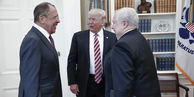 Donald Trump con Sergei Lavrov e Sergei Kislak il 10 maggio nello Studio Ovale. (fonte: ministero degli Esteri della Russia)