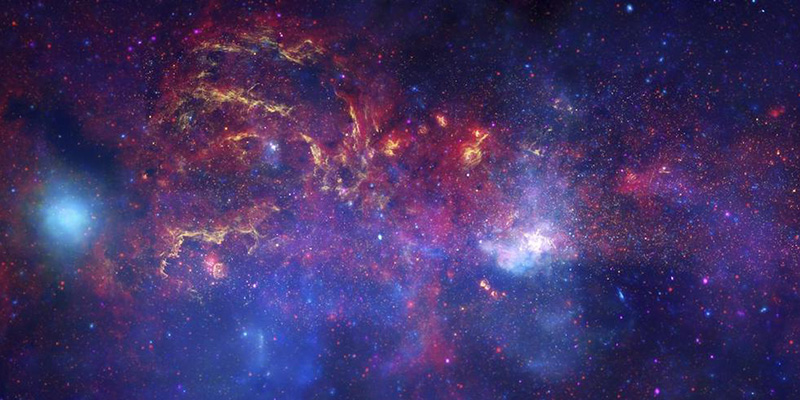 La sezione centrale della Via Lattea, la nostra galassia (NASA/JPL-Caltech/ESA/CXC/STScI)