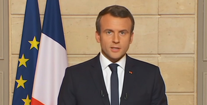 Emmanuel Macron critica dal palazzo dell'Eliseo la decisione di Donald Trump di abbandonare l'Accordo sul clima di Parigi, 1 giugno 2017
(Chip Somodevilla/Getty Images)