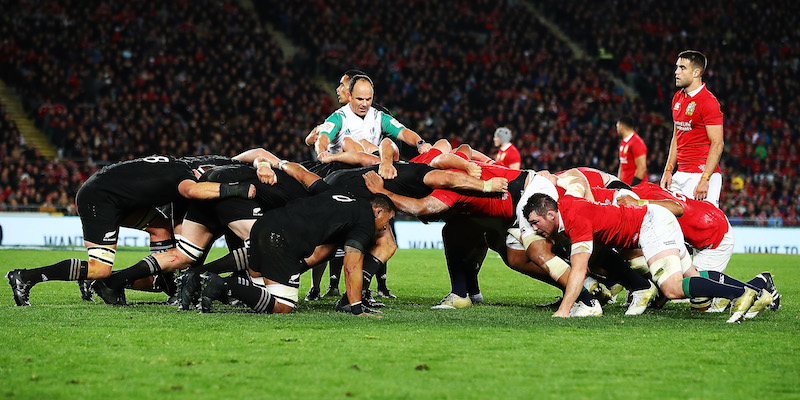 Una mischia durante la prima partita tra All Blacks e British Lions (Hannah Peters/Getty Images)