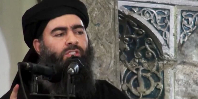 Abu Bakr al Baghdadi a Mosul, in Iraq (AP Photo/Militant video, File)