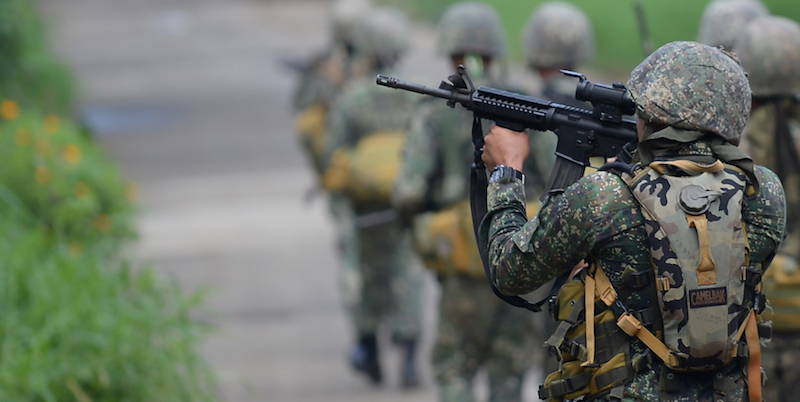 Soldati filippini a Marawi (TED ALJIBE/AFP/Getty Images)