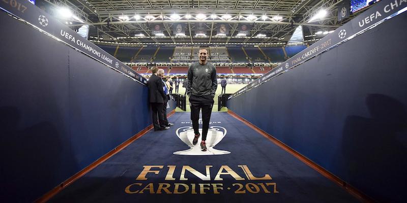 Massimiliano Allegri,
 allenatore della Juventus,
 all'ingresso del tunnel del Millennium Stadium di Cardiff (LaPresse)