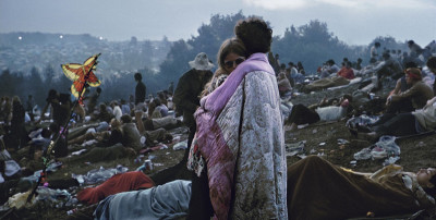 La storia dietro la più famosa foto di Woodstock