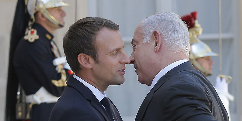 Emmanuel Macron e Benjamin Netanyahu all'Eliseo, Parigi,16 luglio 2017
(AP Photo/Michel Euler)
