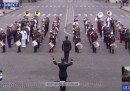 Il video di una banda militare francese che suona un medley dei Daft Punk