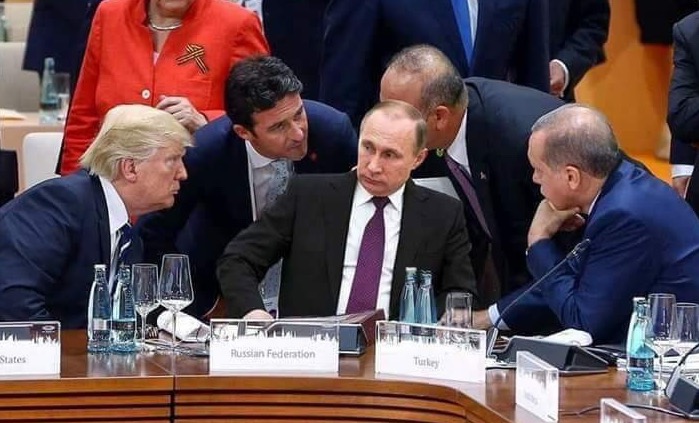 La foto con Trump, Putin ed Erdogan al G20 è falsa