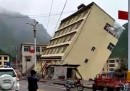 Il video del palazzo crollato per la troppa pioggia in Tibet