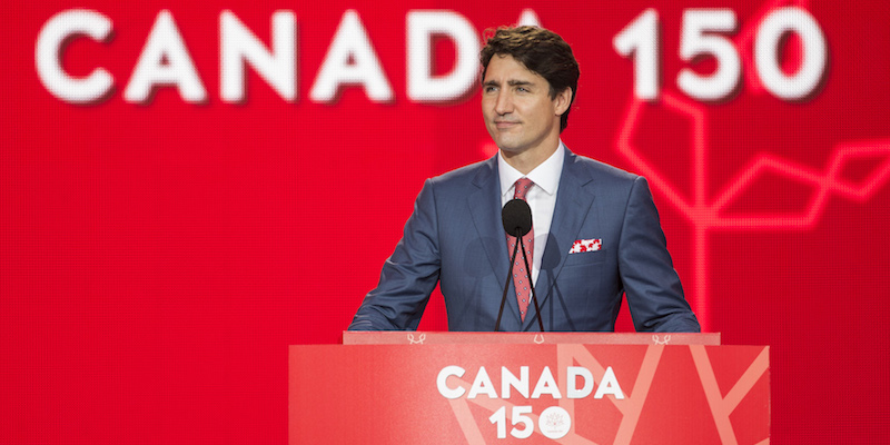 Il discorso di Justin Trudeau a Ottawa per le celebrazioni dei 150 dall'indipendenza del Canada
(CHRIS ROUSSAKIS/AFP/Getty Images)