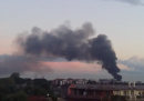 C'è stato un incendio in un impianto di stoccaggio rifiuti nella periferia nord di Milano