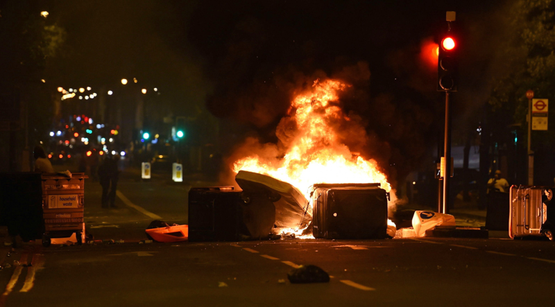 Le proteste per la morte di Rashan Charles, a Londra