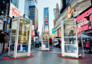 Le cabine telefoniche di New York in cui si sentono le storie di chi è emigrato negli Stati Uniti