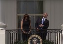 Trump ha guardato l'eclissi senza occhiali