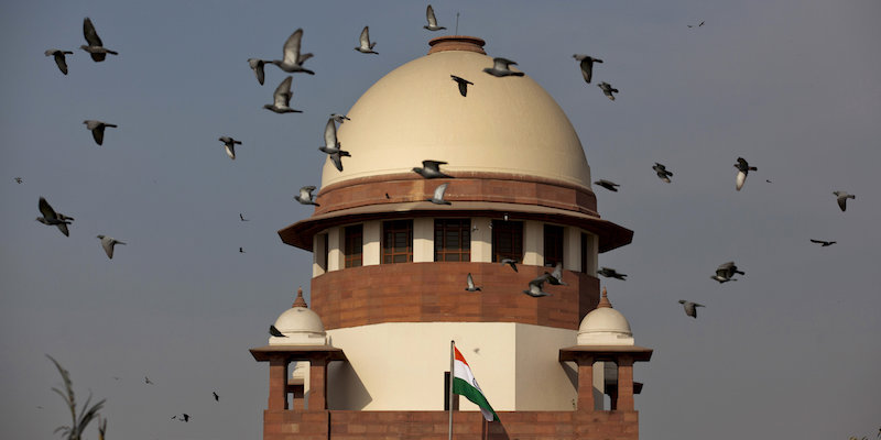 La cupola della Corte Suprema indiana, a New Delhi, il 2 febbraio 2016 (AP Photo/Tsering Topgyal)