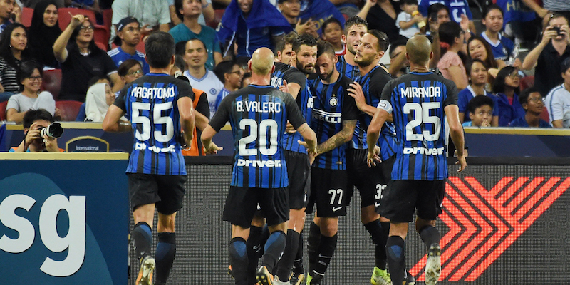 I giocatori dell'Inter dopo un gol nell'amichevole estiva contro il Chelsea (ROSLAN RAHMAN/AFP/Getty Images)