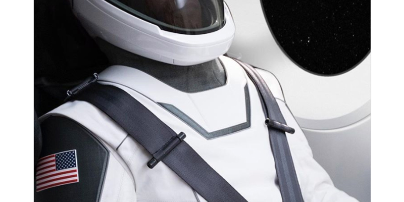 Le tute spaziali dei futuri astronauti di SpaceX