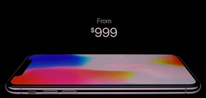 Il prezzo dell'iPhone X per il mercato americano, svelato durante la presentazione di Apple lo scorso 12 settembre (Justin Sullivan/Getty Images)