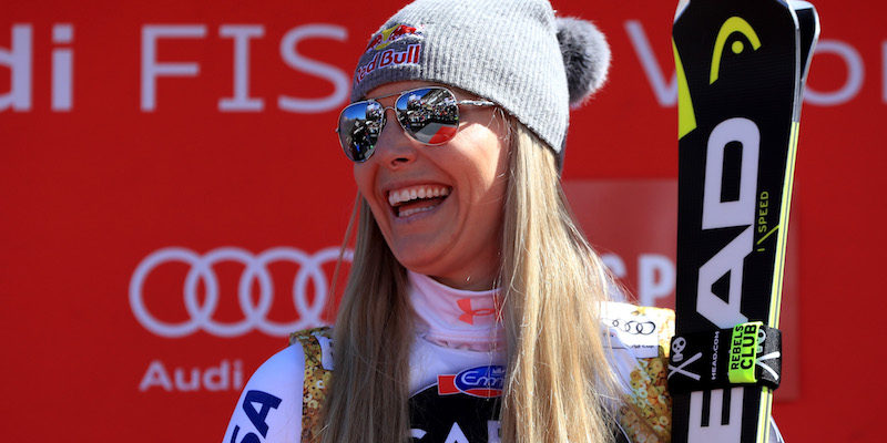 La sciatrice statunitense sul podio durante la finale dell'ultima Coppa del Mondo di sci, il 15 marzo 2017, ad Aspen, negli Stati Uniti (Sean M. Haffey/Getty Images)
