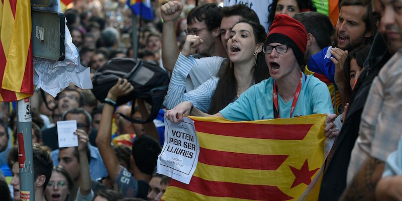 Manifestazione filo-indipendentista a Barcellona (LLUIS GENE/AFP/Getty Images)