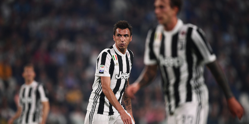 Mario Mandzukic durante Juventus-Lazio (MARCO BERTORELLO/AFP/Getty Images)