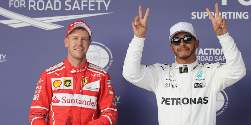Lewis Hamilton e Sebastian Vettel al termine delle qualifiche (Mark Thompson/Getty Images)