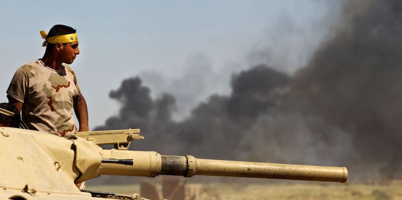 Un soldato iracheno a Hawija, in Iraq (AHMAD AL-RUBAYE/AFP/Getty Images)