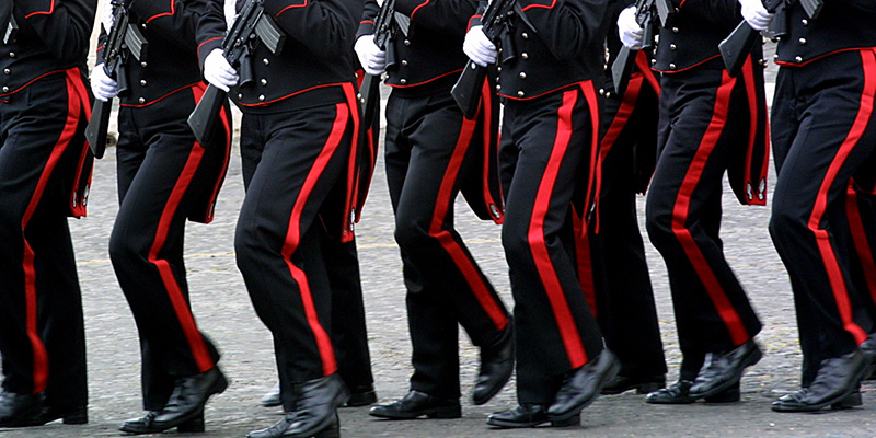Parata di carabinieri a Roma, 2002 (©VINCENZO CORAGGIO/LAPRESSE)