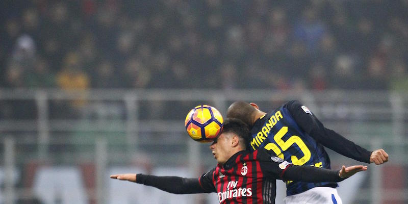 Un contrasto tra Joao Miranda e Gianluca Lapadula nel derby d'andata dello scorso anno (LaPresse/Spada)