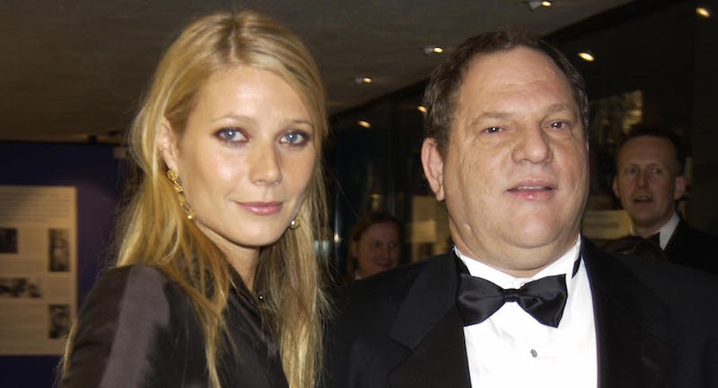 Gwyneth Paltrow e Harvey Weinstein alla festa per i 50 anni del National Film Theatre a Londra, 20 ottobre 2002
(Getty Images)