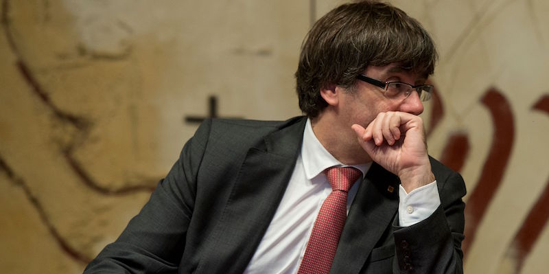 Il presidente catalano Carles Puigdemont al palazzo del governo a Barcelona, il 24 ottobre 2017 (JOSEP LAGO/AFP/Getty Images)