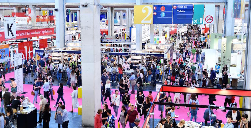 Gli stand dell'edizione 2017 del Salone del Libro di Torino (ANSA/ALESSANDRO DI MARCO)