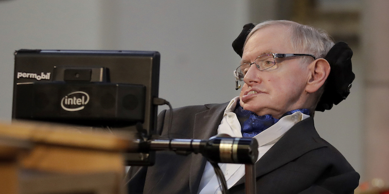 Stephen Hawking a Londra, il 6 marzo 2017 
(AP Photo/Matt Dunham)