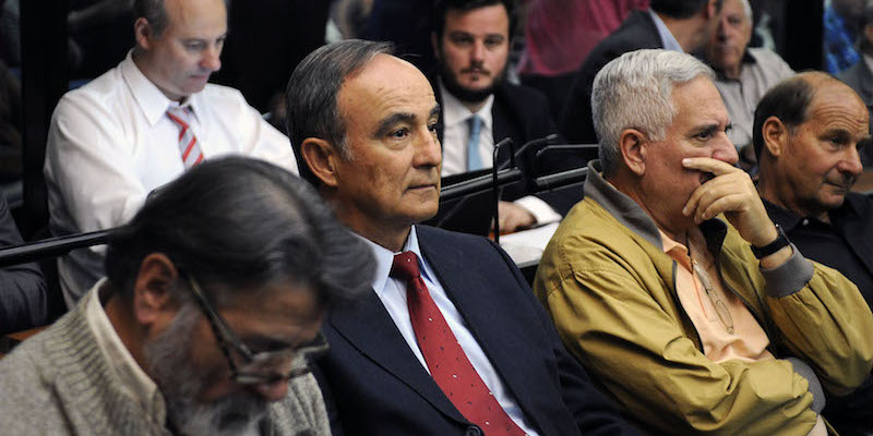 Alcuni imputati durante il processo a Buenos Aires (JAVIER GONZALEZ TOLEDO/AFP/Getty Images)