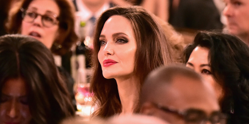 L'attrice Angelina Jolie (42) tra il pubblico del 21esimo Hollywood Film Awards al Beverly Hilton Hotel di Beverly Hills, il 5 novembre
(Frazer Harrison/Getty Images for HFA)