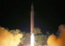 La Corea del Nord ha lanciato un altro missile, più in alto di sempre