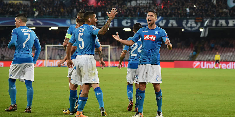 I giocatori del Napoli dopo il gol segnato da Jorginho al Manchester City in Champions League (Francesco Pecoraro/Getty Images)
