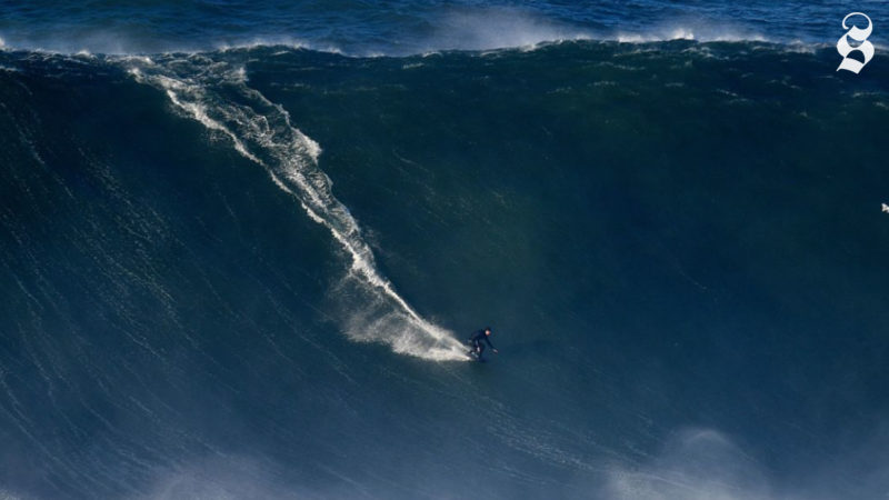 Se volete surfare su onde alte decine di metri andate in Portogallo