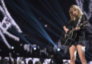 Taylor Swift ha fatto una cover di “September” degli Earth, Wind & Fire, e internet non ha gradito