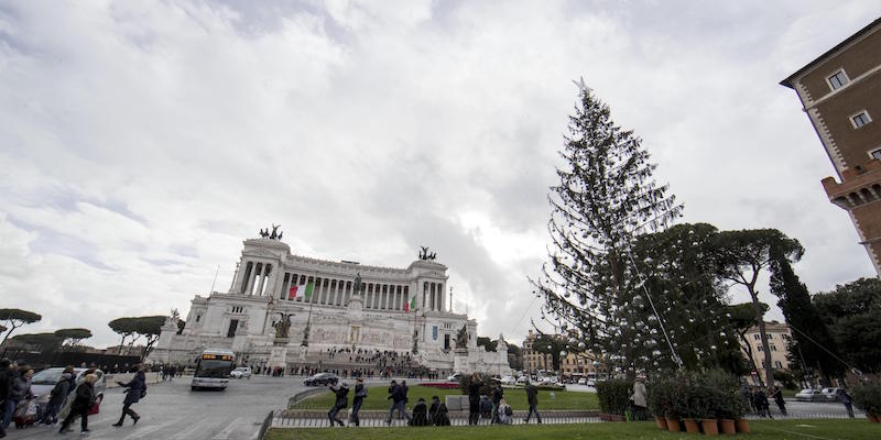 Albero Di Natale Roma.Il Vero Problema Dell Albero Di Natale Di Roma Non E Che E Spelacchiato Il Post