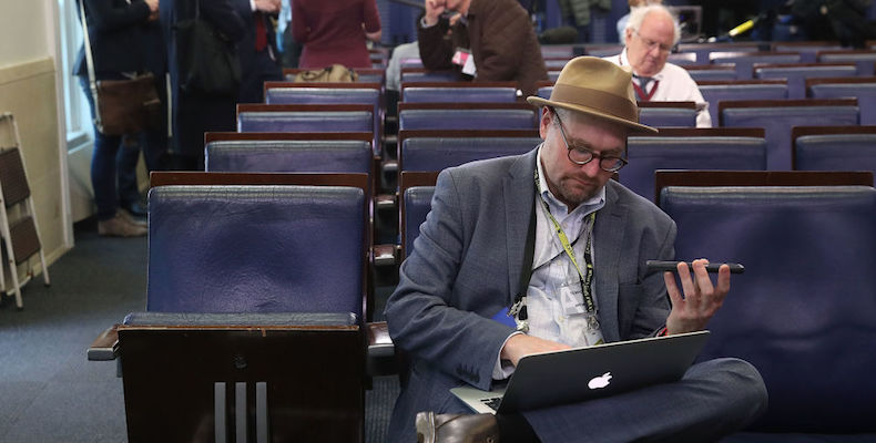 Glenn Thrush, giornalista del New York Times sospeso per comportamenti sessuali inappropriati, sarà reintegrato nella redazione