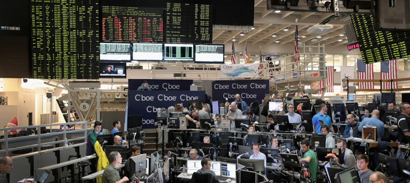 La borsa di Chicago, dove da qualche settimana si scambiano i titoli futures sui bitcoin. (Scott Olson/Getty Images)