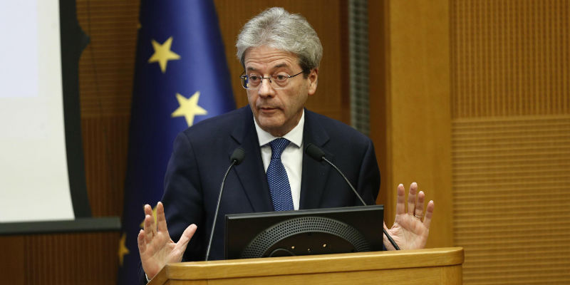 Il presidente del Consiglio Paolo Gentiloni alla conferenza stampa di fine anno, Roma 28 dicembre 2017 (ANSA/GIUSEPPE LAMI)