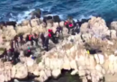 51 migranti che provavano a raggiungere la Grecia sono stati salvati su uno scoglio a largo della Turchia