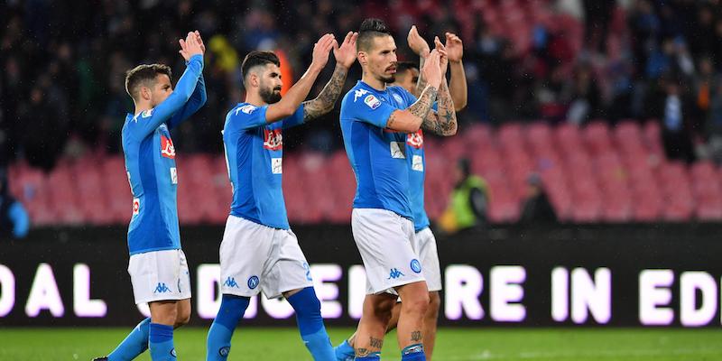 I giocatori del Napoli dopo il pareggio in campionato contro la Fiorentina (LaPresse)