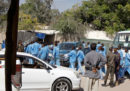 Ci sono almeno 15 morti per un attentato suicida in una scuola di polizia di Mogadiscio, in Somalia