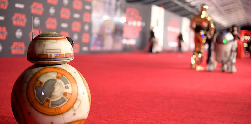 I tre principali droidi della saga – C-3PO, R2-D2 e BB-8 – alla prima mondiale di "Star Wars: Gli ultimi Jedi" allo Shrine Auditorium di Los Angeles, 9 dicembre 2017 (Matt Winkelmeyer/Getty Images)