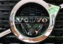 La casa automobilistica cinese Geely, proprietaria di Volvo Cars, comprerà l'8,2 per cento di Volvo Group