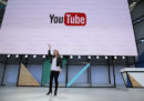 YouTube dice che entro il 2018 impiegherà fino a 10mila persone per la revisione dei video con contenuti dannosi, anche per i bambini