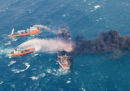 La petroliera iraniana che si era scontrata con una nave cargo al largo della Cina è affondata